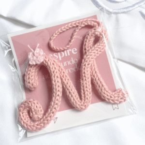 Chaveiro Letra em Tricotin