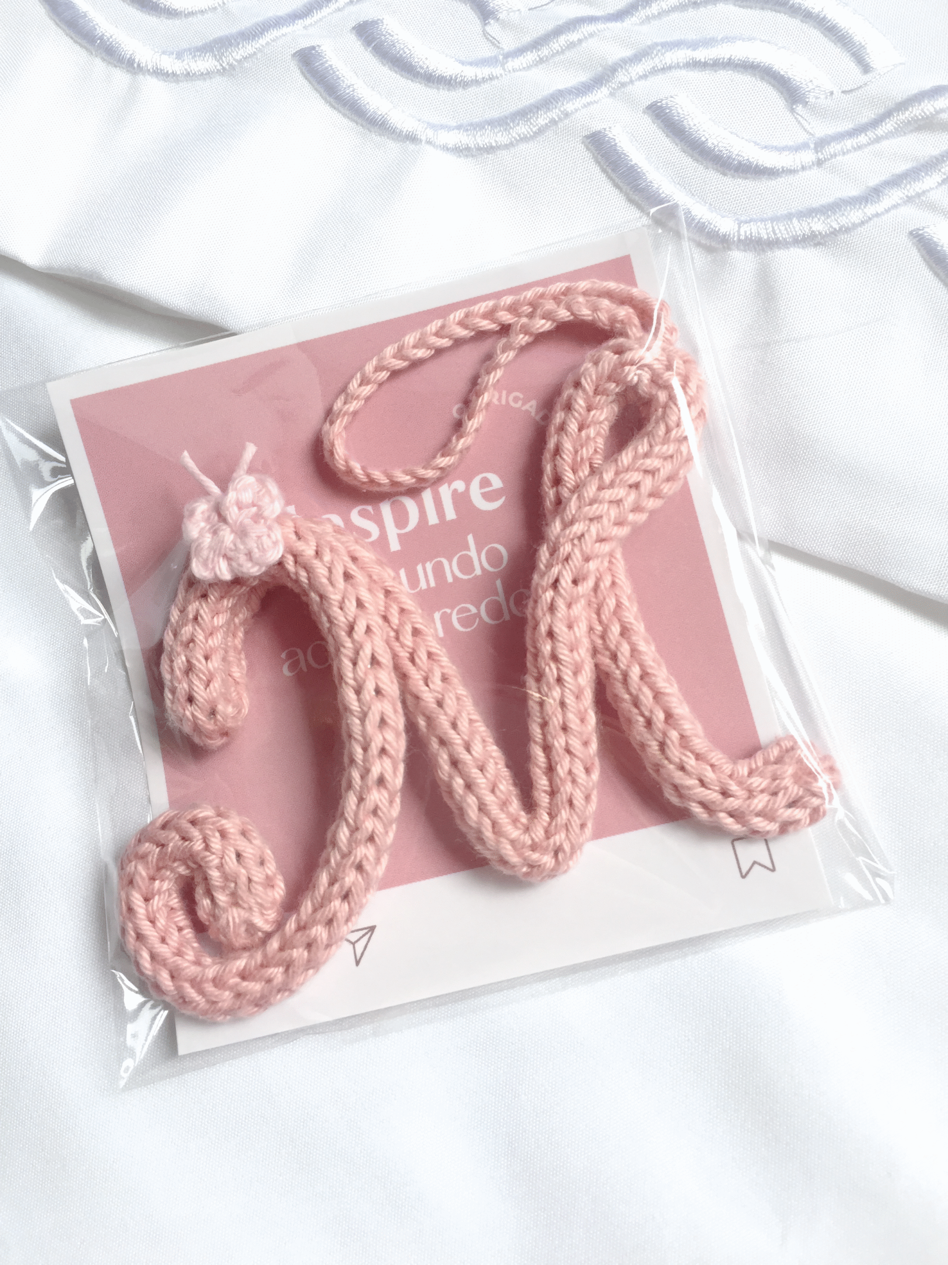 Chaveiro Letra em Tricotin