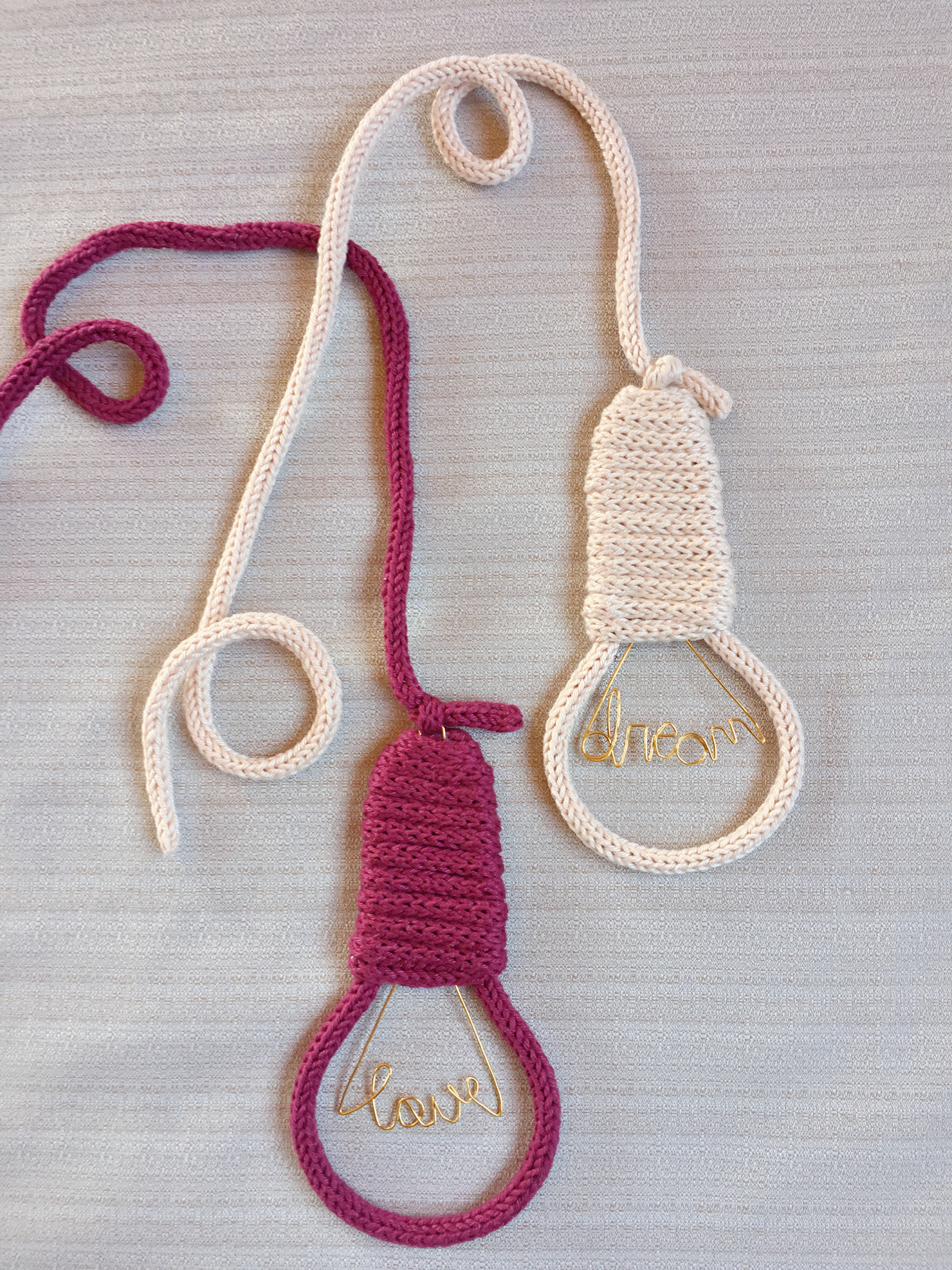 Lâmpada Decoratina em Tricotin - Imagem 6